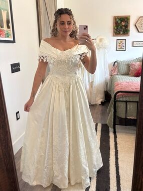 1980s Basque Waist Off the Shoulder Wedding Dress with Lace